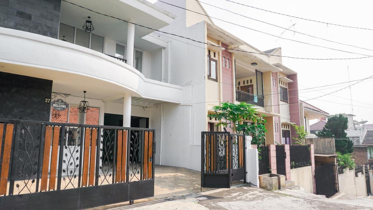 Vaccinated Staff - Spot On 2053 Granada Syariah Home Stay Bandung Exterior foto