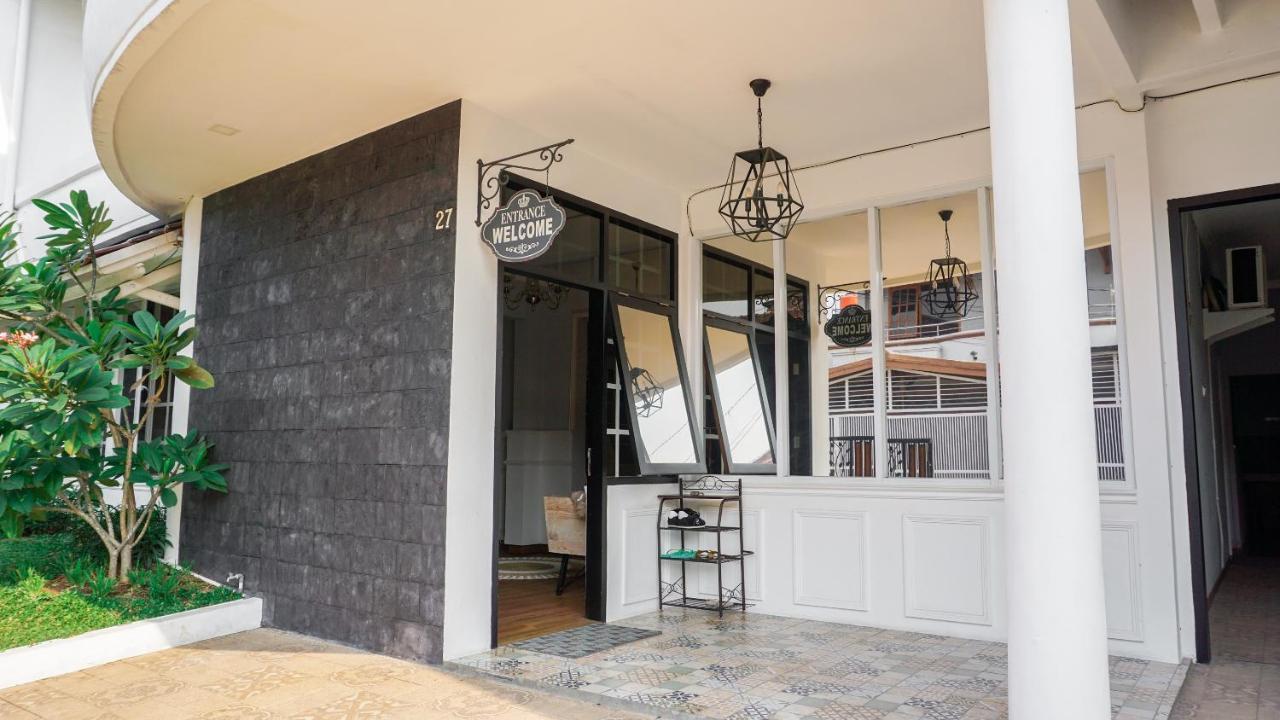 Vaccinated Staff - Spot On 2053 Granada Syariah Home Stay Bandung Exterior foto